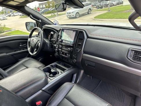 Used 2021 Nissan Titan PRO-4X w/ Pro-4x Convenience Package AWD/4WD image 16