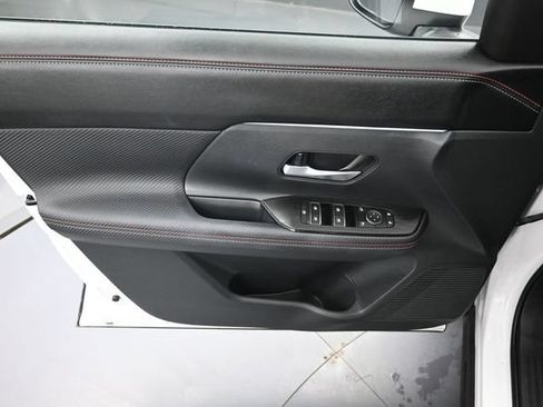 Certified 2025 Nissan Kicks SR AWD/4WD image 23