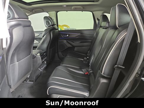 Used 2023 Acura MDX SH-AWD w/ Advance Package image 11