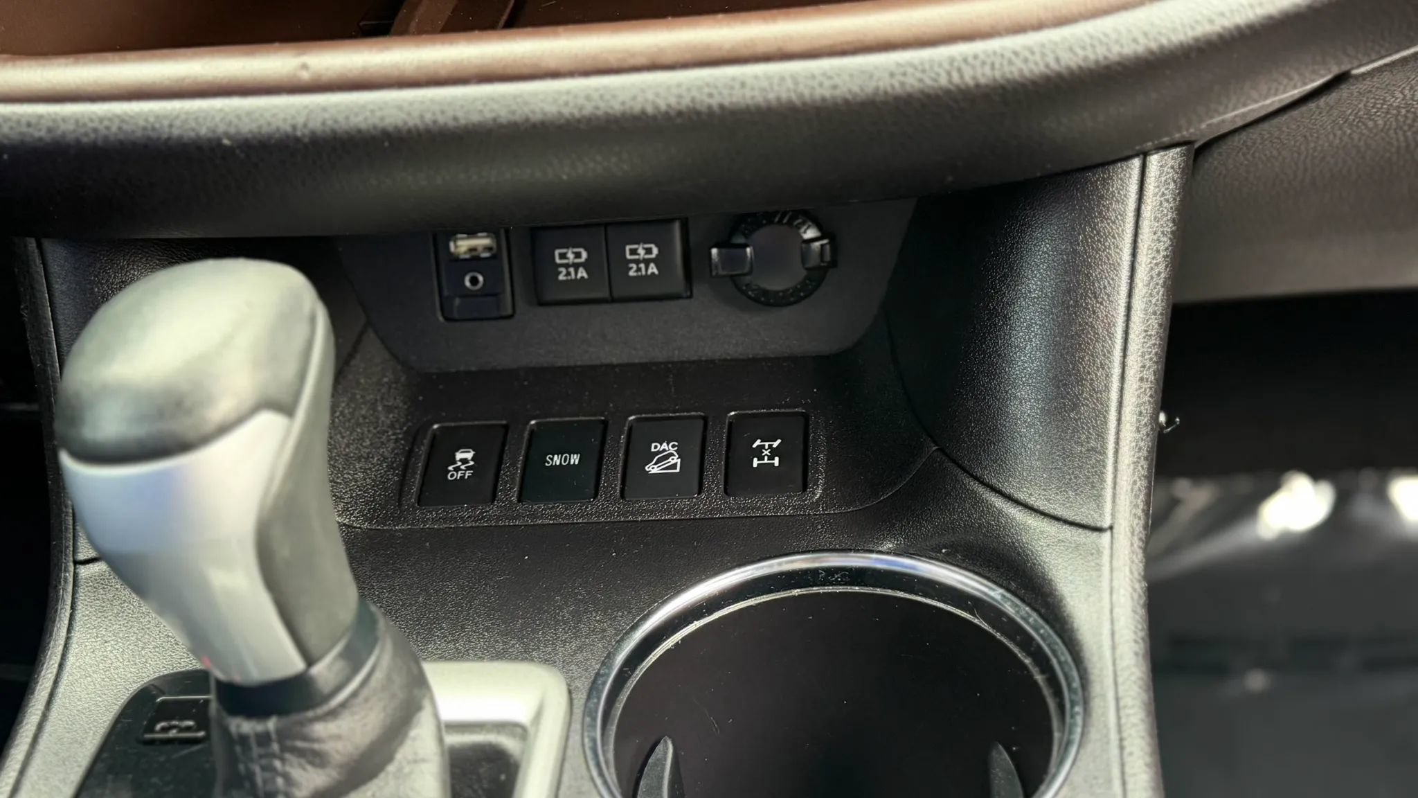 Used 2017 Toyota Highlander Plus AWD/4WD image 38