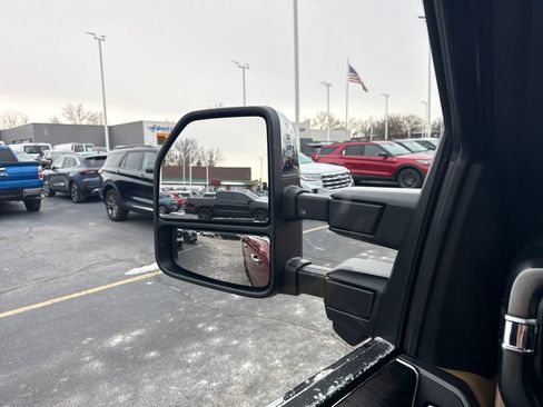 Used 2025 Ford F250 Lariat w/ Chrome Package image 41