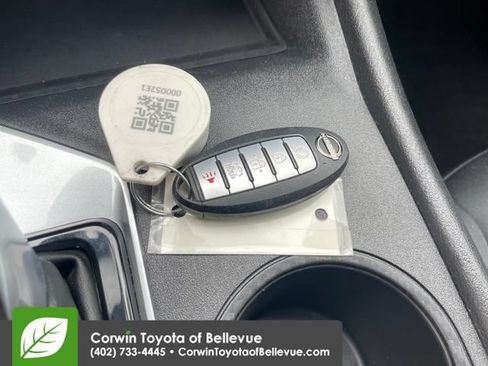 Used 2025 Nissan Altima 2.5 SV FWD image 27
