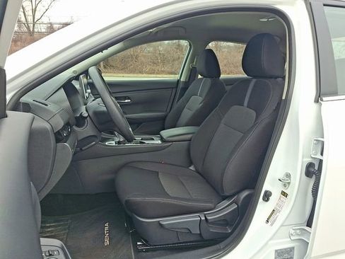 Used 2025 Nissan Sentra SV image 14