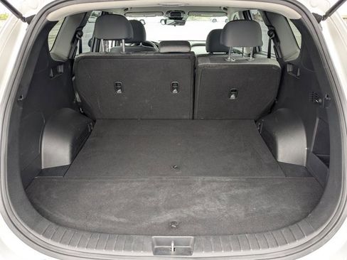 Used 2023 Hyundai Santa Fe SE FWD image 6