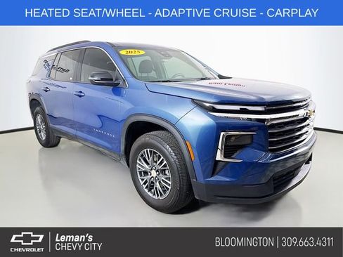 Used 2025 Chevrolet Traverse LT FWD image 1