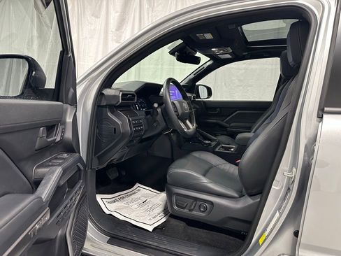 Used 2025 Toyota 4Runner TRD Off-Road Premium image 10