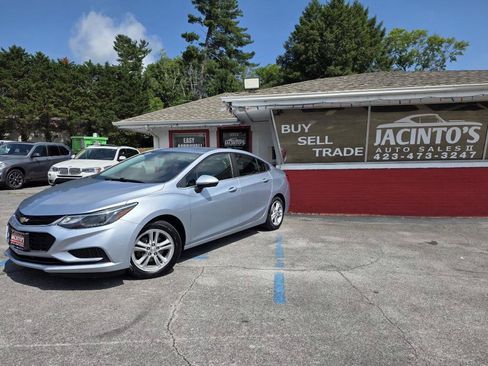 Used 2017 Chevrolet Cruze LT w/ Convenience Package FWD image 48