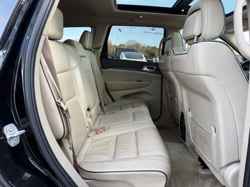 Used 2017 Jeep Grand Cherokee Overland image 22