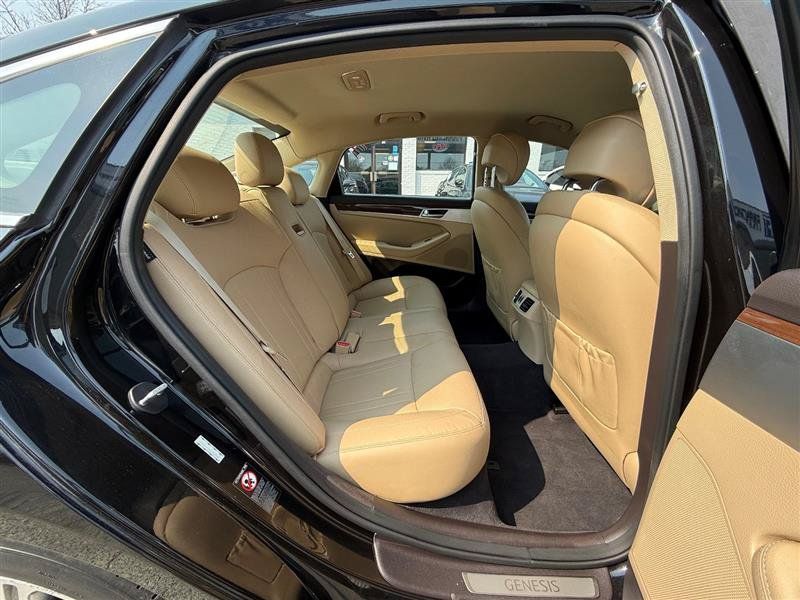 Used 2018 Genesis G80 3.8 RWD image 28