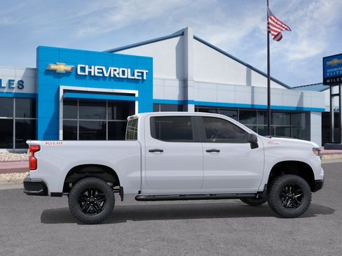 New 2026 Chevrolet Silverado 1500 Custom Trail Boss w/ LPO, Dark Essentials Package AWD/4WD image 5