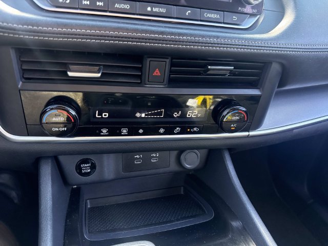 Used 2024 Nissan Rogue SV FWD image 23