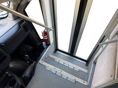 Used 2015 Chevrolet Express 3500 w/ Shuttle Bus Package image 17