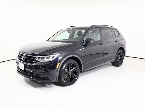 Used 2023 Volkswagen Tiguan SE R-Line image 13