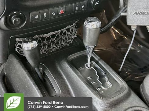 Used 2013 Jeep Wrangler Unlimited Rubicon AWD/4WD image 16