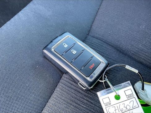 Used 2024 Jeep Grand Cherokee Laredo RWD image 11