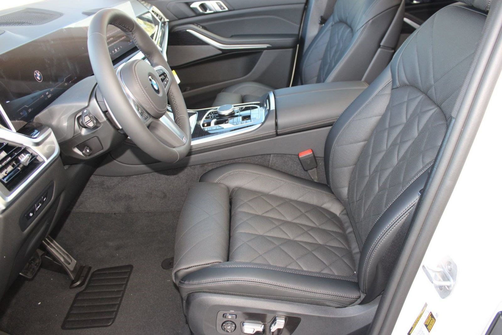 Used 2026 BMW X5 sDrive40i w/ M Sport Package RWD image 5