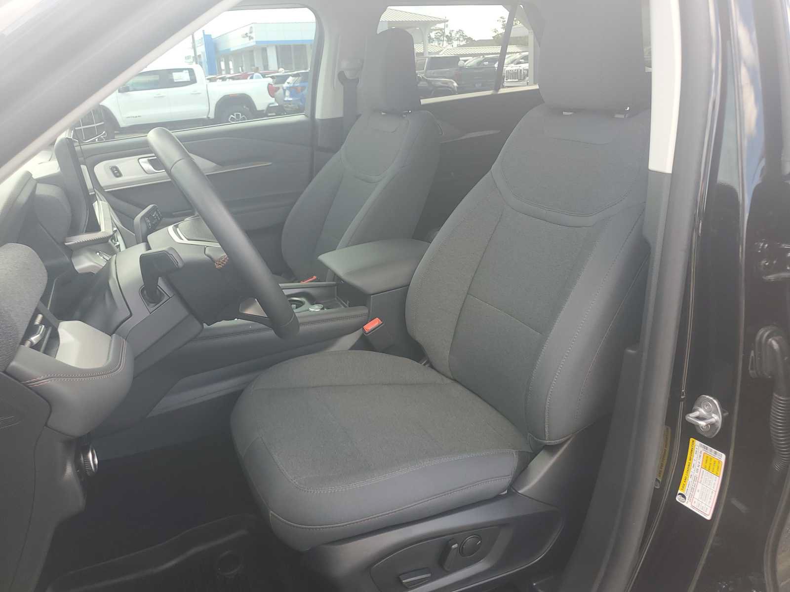 Used 2025 Ford Explorer Active RWD image 20