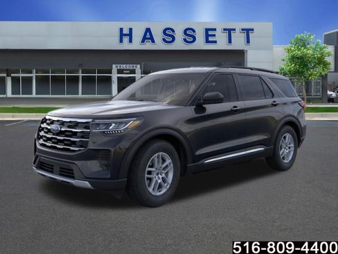 Used 2025 Ford Explorer Active AWD/4WD image 1