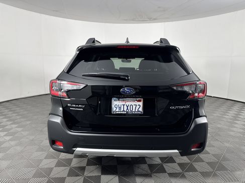 Used 2025 Subaru Outback Limited image 5