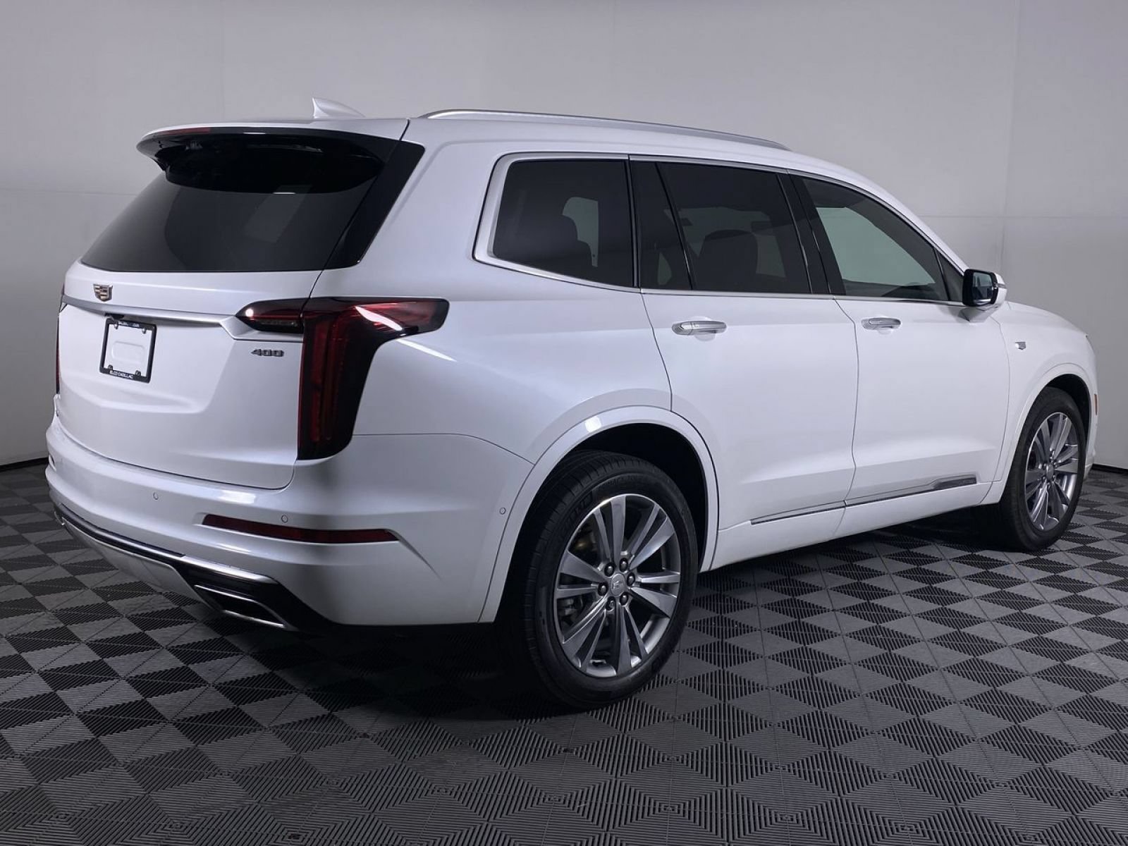 Certified 2024 Cadillac XT6 Premium Luxury w/ Technology Package AWD/4WD image 21
