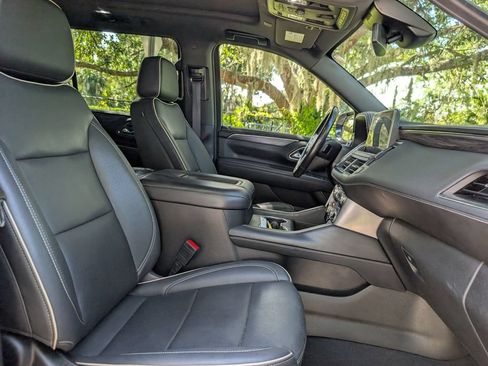 Used 2023 GMC Yukon XL SLT AWD/4WD image 18
