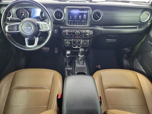 Used 2022 Jeep Wrangler Unlimited Sahara w/ Cold Weather Group AWD/4WD image 15