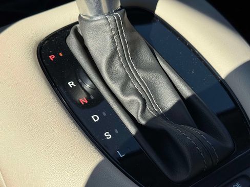 Certified 2024 Honda HR-V LX image 14