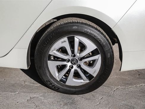 Used 2016 Toyota Prius Three image 8