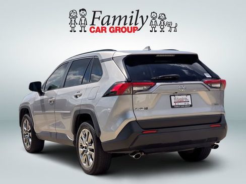 Used 2020 Toyota RAV4 XLE Premium FWD image 3
