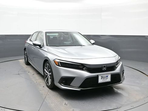 Certified 2023 Honda Civic Touring image 3