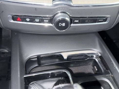 Used 2021 Volvo XC60 T5 Inscription w/ Climate Package image 25