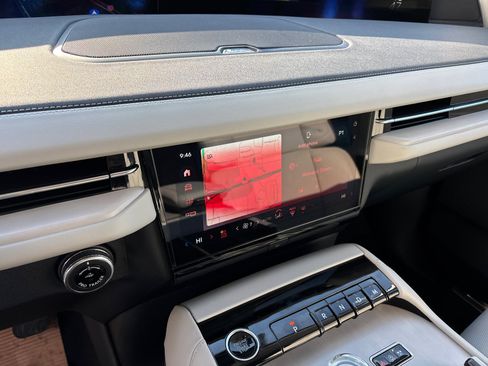 New 2026 Lincoln Navigator L Premier AWD/4WD image 21