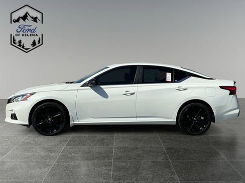 Used 2022 Nissan Altima 2.5 SR w/ Midnight Edition Package AWD/4WD image 2
