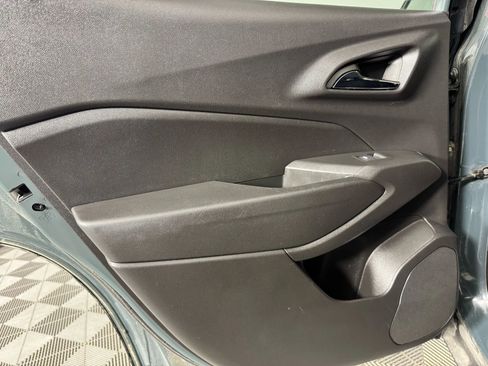 Used 2025 Chevrolet Trax LT w/ Driver Confidence Package image 40