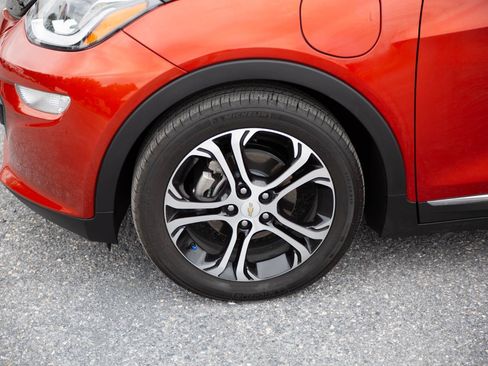 Used 2020 Chevrolet Bolt Premier FWD image 9