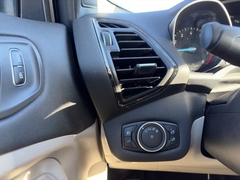 Used 2018 Ford Escape SEL image 19