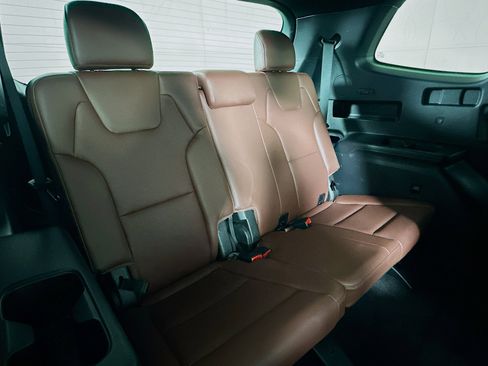 Used 2023 Kia Telluride EX w/ EX Captain's Chair Package image 28