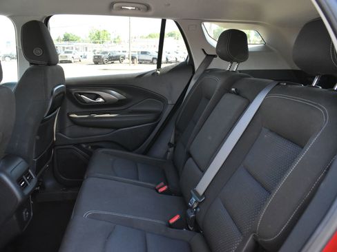 Used 2023 GMC Terrain SLE w/ Driver Convenience Package FWD image 17