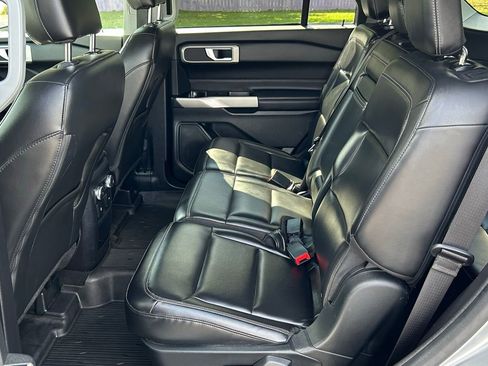 Used 2021 Ford Explorer XLT w/ Equipment Group 202A image 21