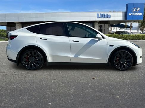 Used 2023 Tesla Model Y Performance AWD/4WD image 9