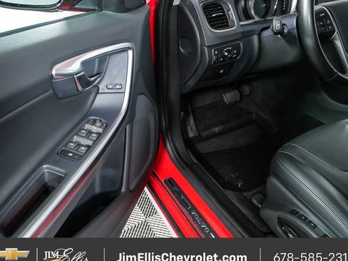Used 2017 Volvo V60 T5 Cross Country w/ Convenience Package AWD/4WD image 7