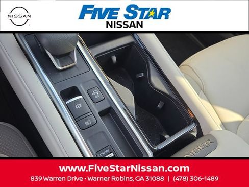 Used 2024 Nissan Pathfinder SL FWD image 23
