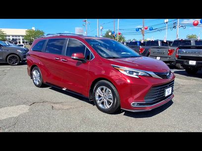 Used 2023 Toyota Sienna Platinum