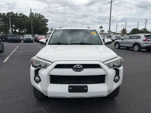 Used 2019 Toyota 4Runner SR5 RWD image 2