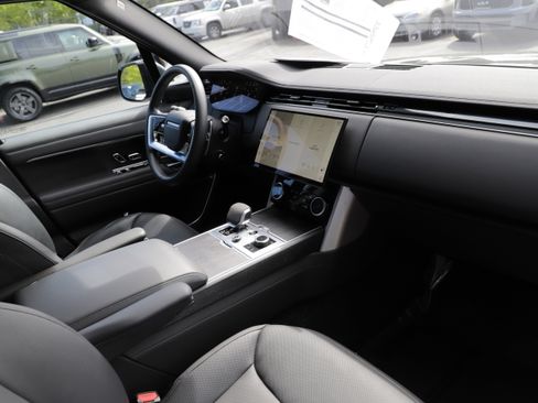 Certified 2023 Land Rover Range Rover SE AWD/4WD image 13