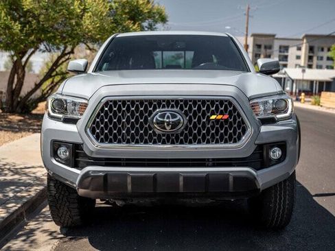 Used 2019 Toyota Tacoma TRD Off-Road AWD/4WD image 8