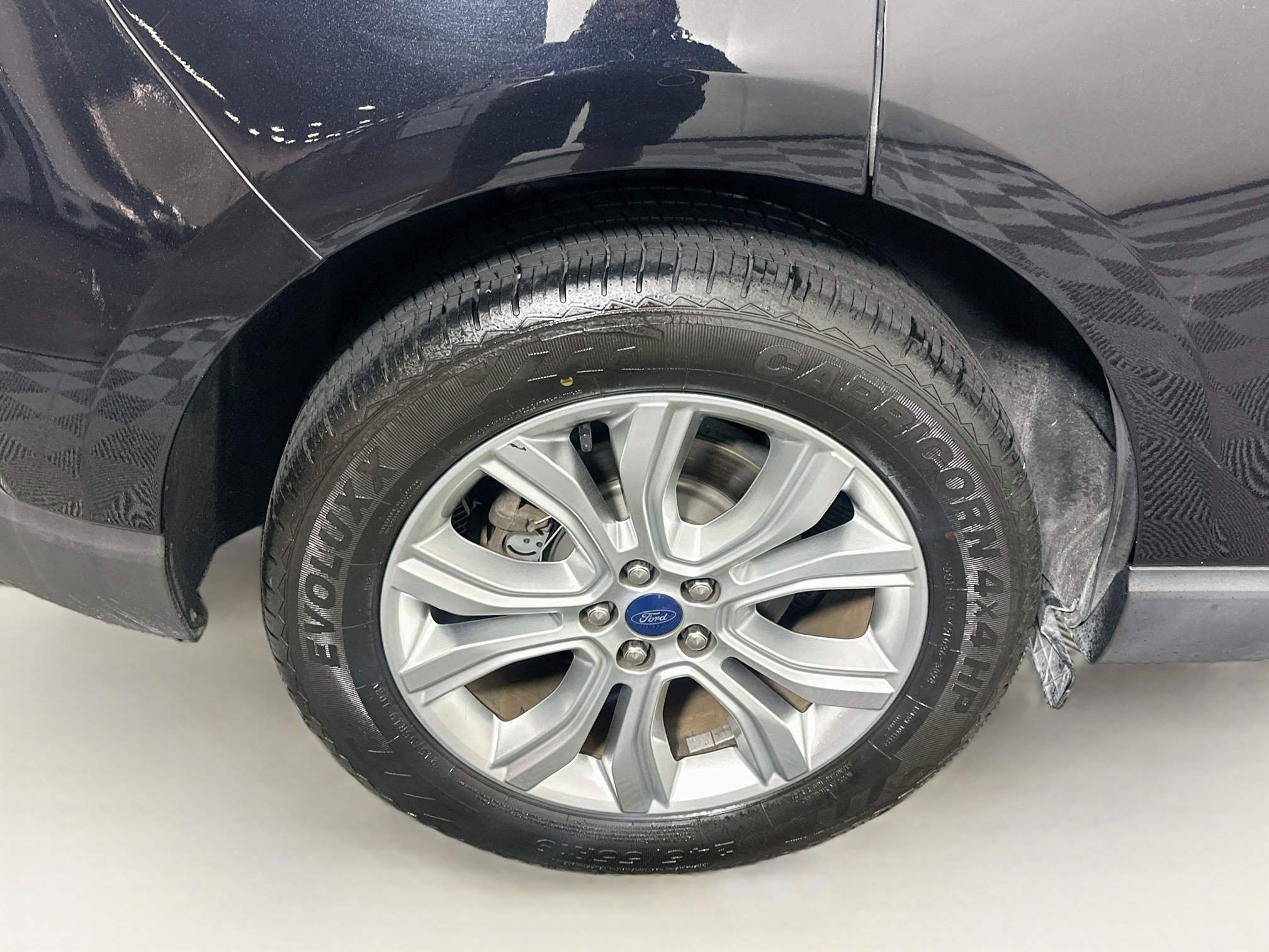 Used 2020 Ford Edge Titanium FWD image 11
