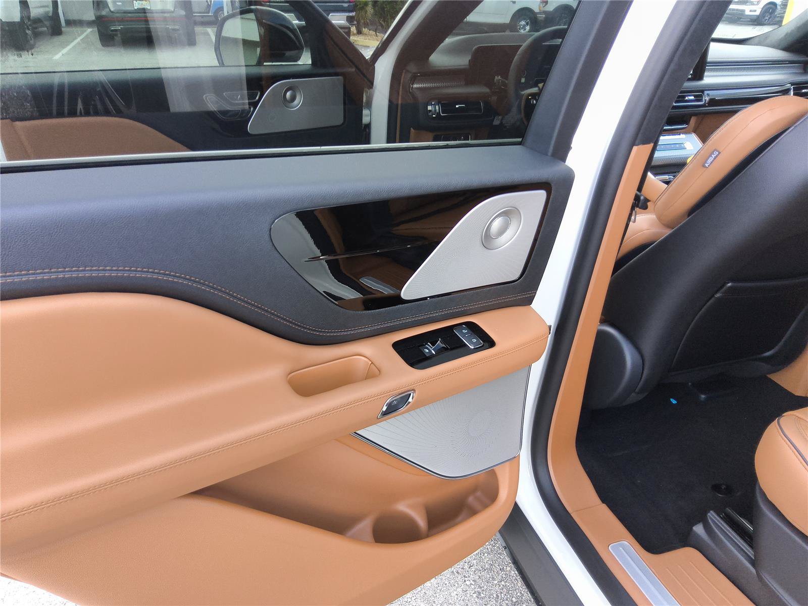 New 2027 Lincoln Aviator Black Label w/ Dynamic Handling Package AWD/4WD image 17