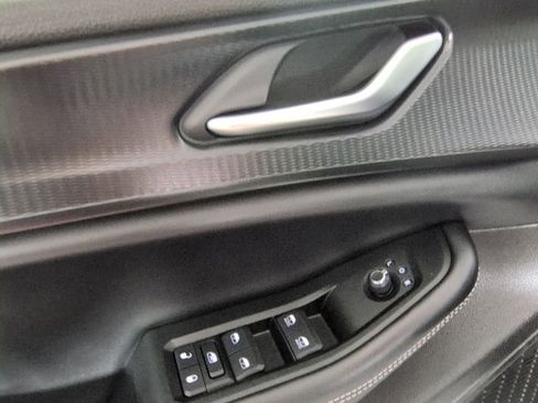 Certified 2025 Jeep Grand Cherokee Altitude AWD/4WD image 28
