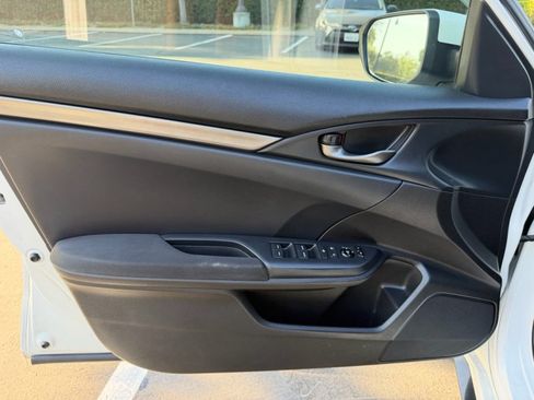 Used 2019 Honda Civic Sport image 11